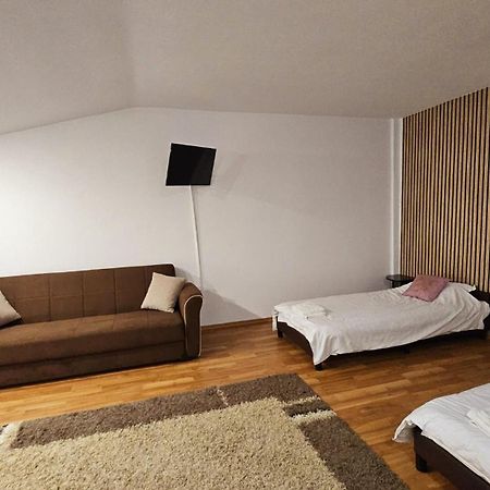 Apartamente Elegante In Regim Hotelier ياش المظهر الخارجي الصورة
