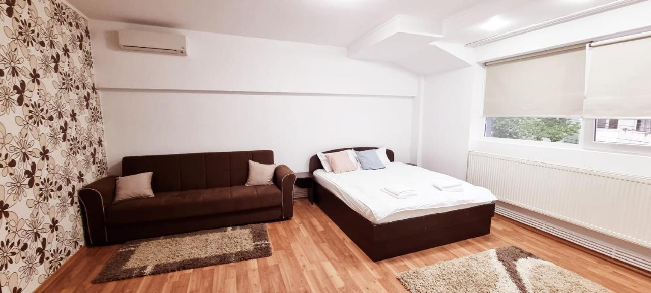 Apartamente Elegante In Regim Hotelier ياش المظهر الخارجي الصورة