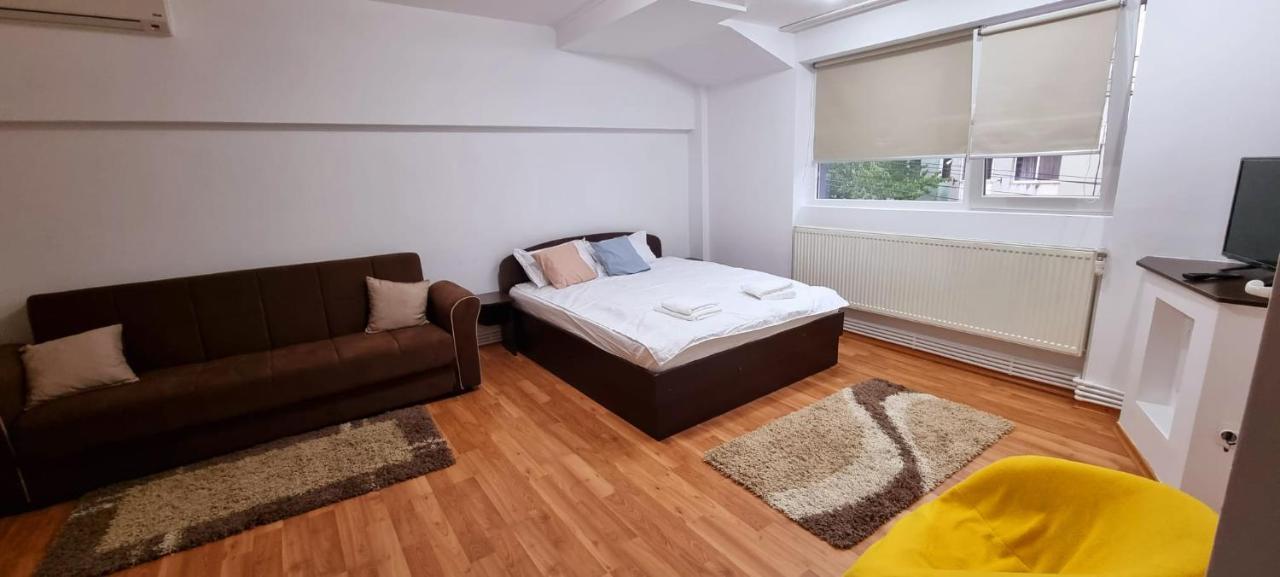 Apartamente Elegante In Regim Hotelier ياش المظهر الخارجي الصورة