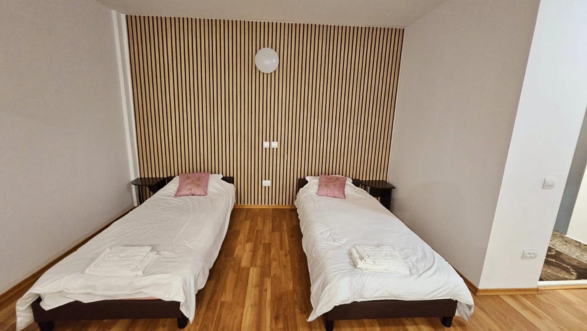 Apartamente Elegante In Regim Hotelier ياش المظهر الخارجي الصورة
